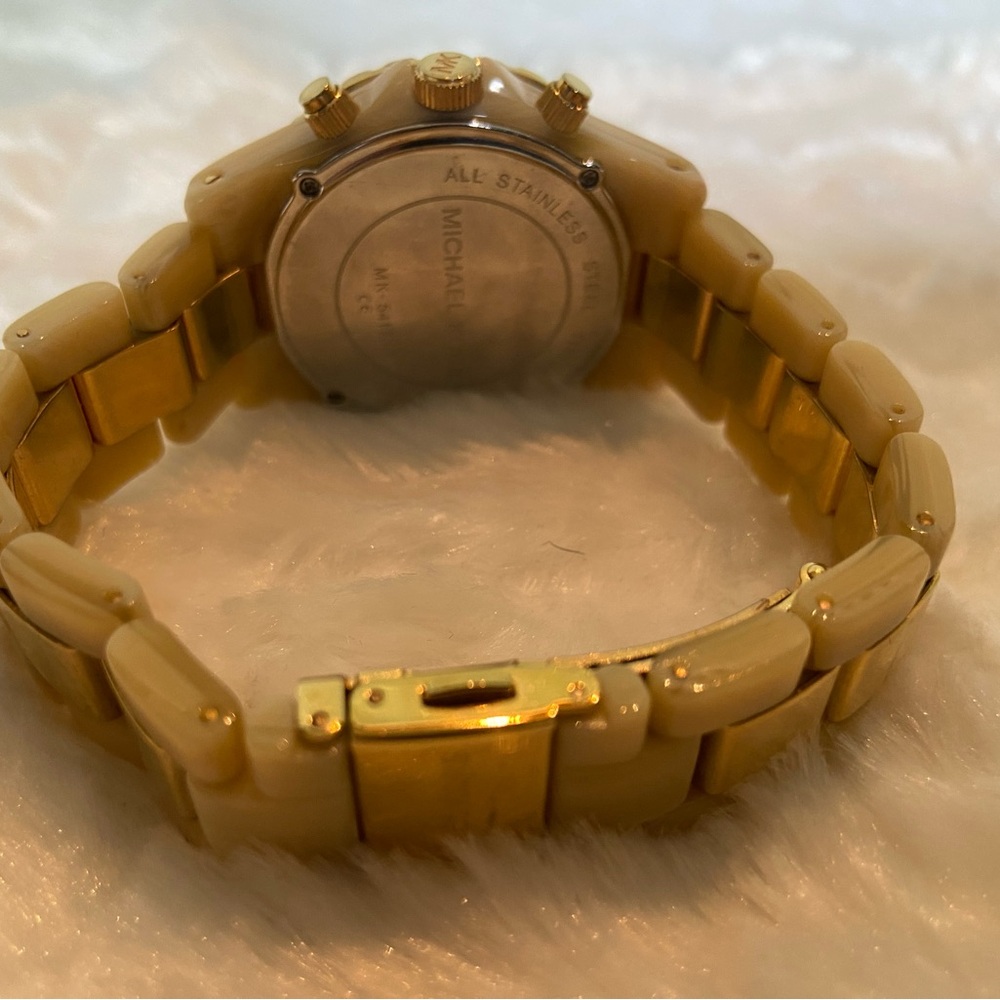 Michael Kors Gold and Cream Women's Watch - Picture 4 of 4